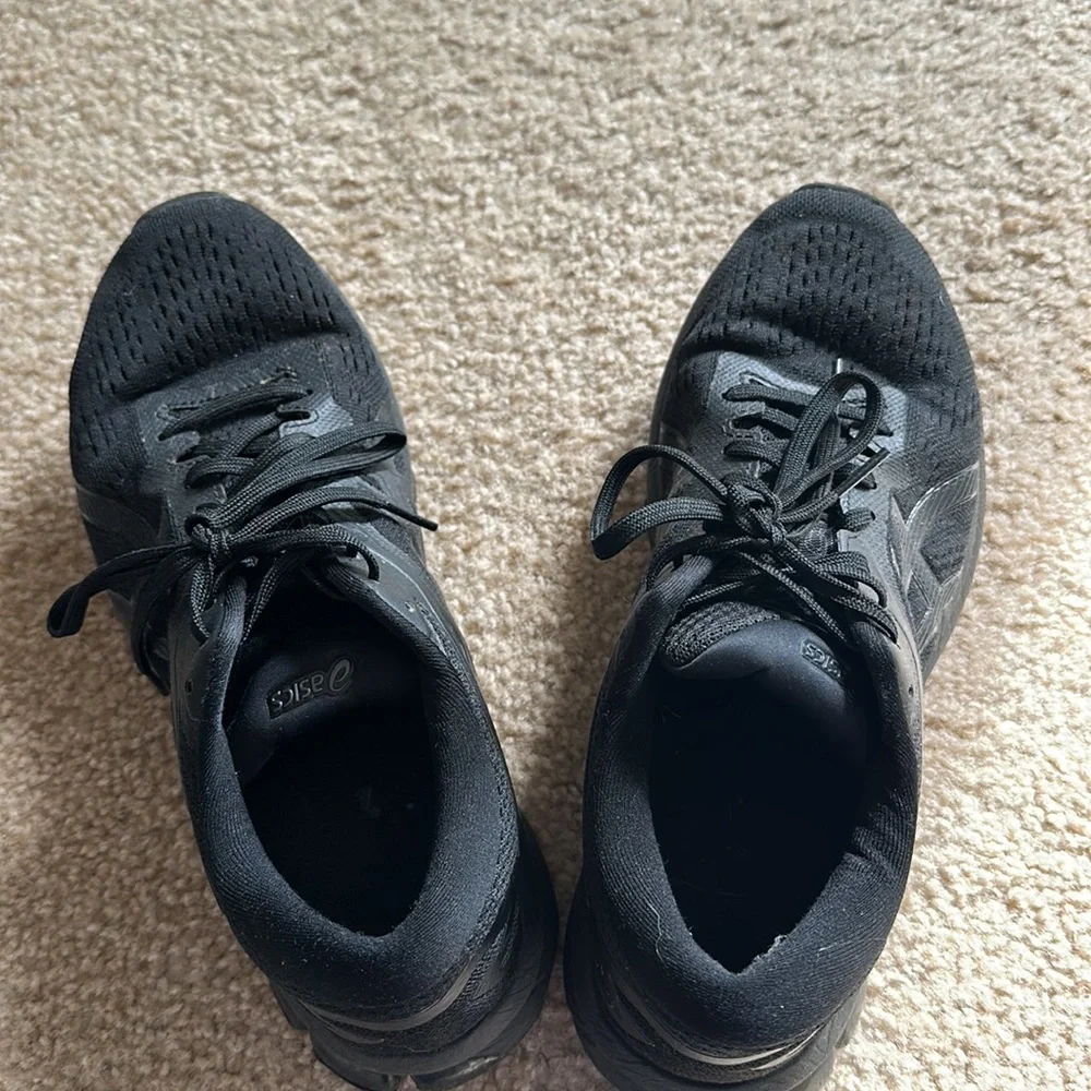 ASICS - Picture 3 of 6